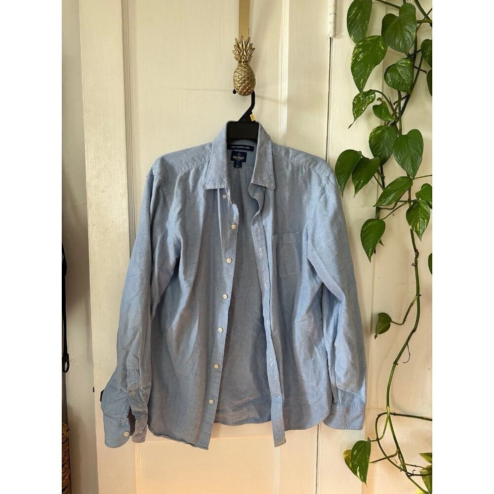 Old Navy men’s size medium blue button-down shirt